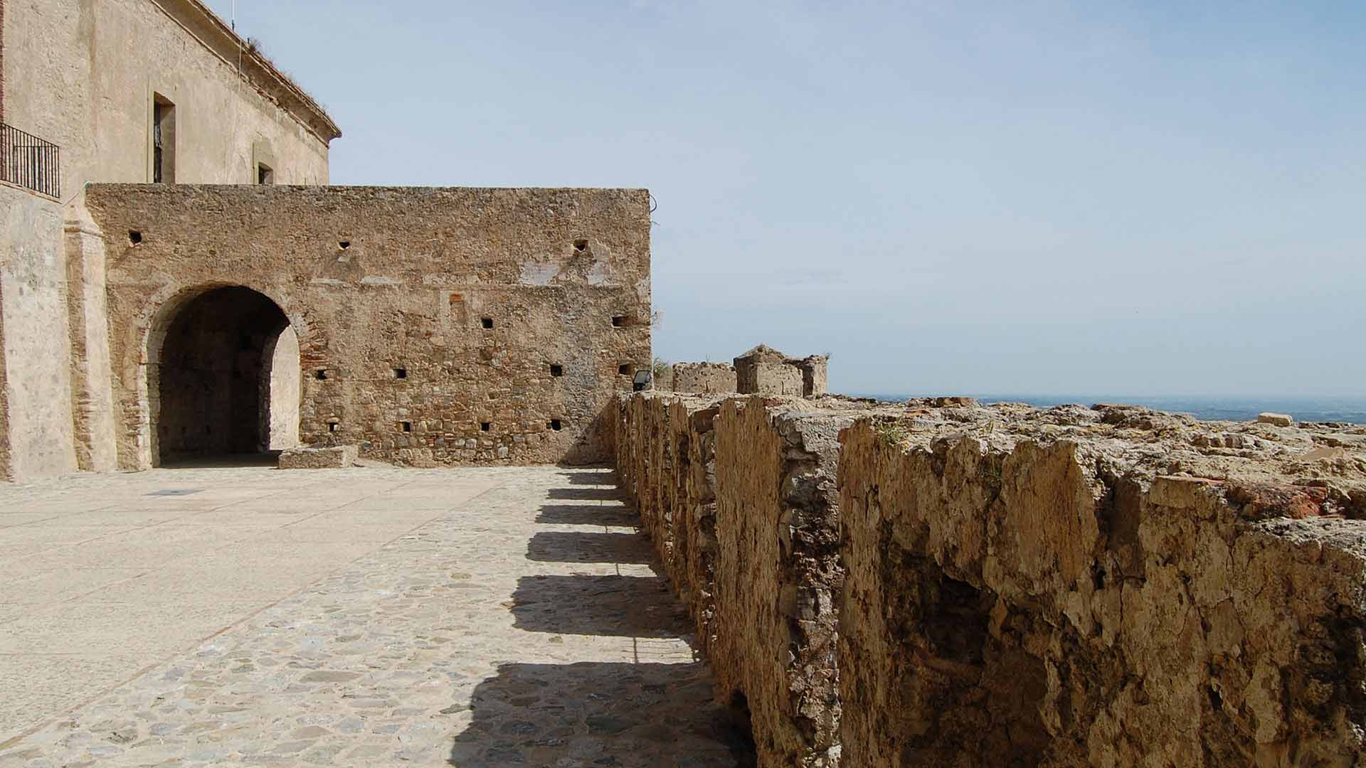 Castello Svevo di Rocca Imperiale - Piazza d'Armi